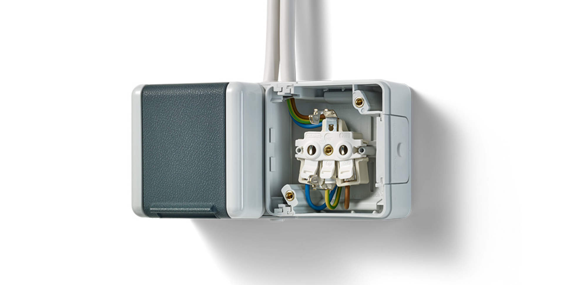 Doppelsteckdose mit Trennsteg bei Elektro Hess GmbH & Co. KG in Sachsen bei Ansbach